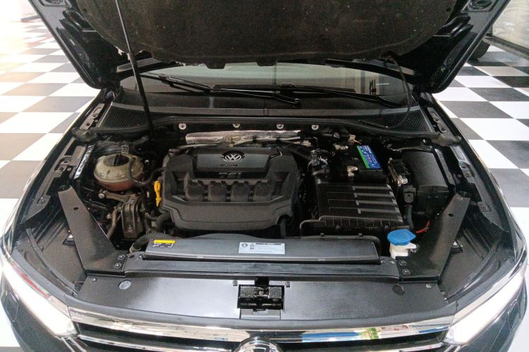 大众 迈腾 2019款 330TSI DSG 尊贵型 国V机舱底盘24