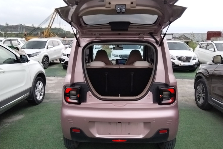 吉利汽车 2023款 熊猫mini 200km 耐力熊中控内饰23