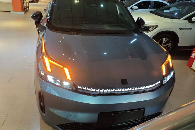 领克08 EM-P 2025款 220km 四驱性能Halo车身外观6001