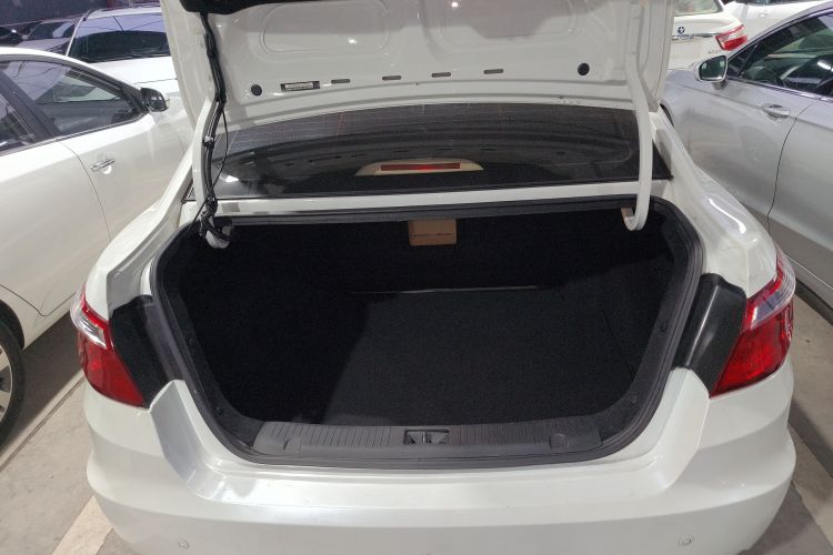 长安 逸动 2015款 1.6L 自动豪华型机舱底盘23