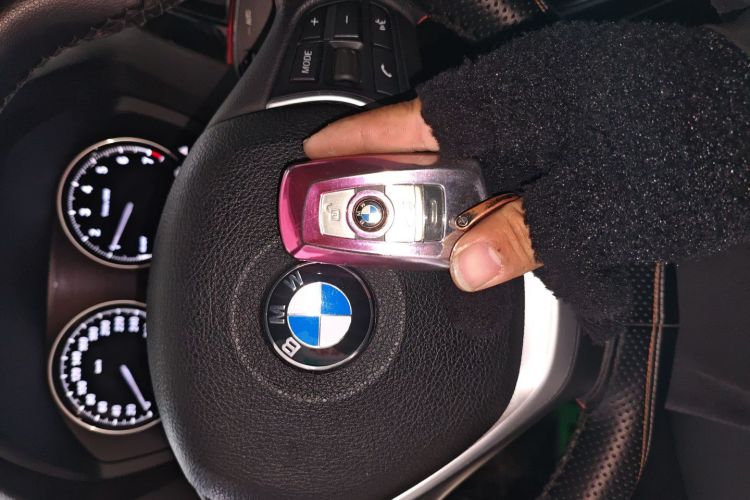 宝马2系(进口) 2018款 220i 敞篷轿跑车 运动设计套装中控内饰11