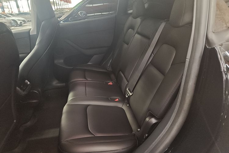 特斯拉 Model Y 2022款 改款 后轮驱动版中控内饰21