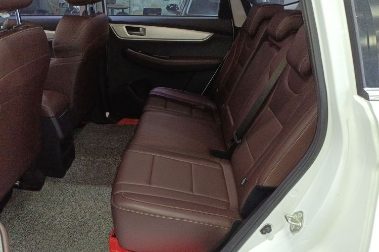 东风风行 风行T5 2024款 盛世款 1.6L 手动寻梦版 五座中控内饰7004