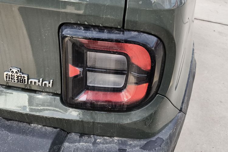 吉利银河 2025款 210km 熊猫骑士车身外观6006