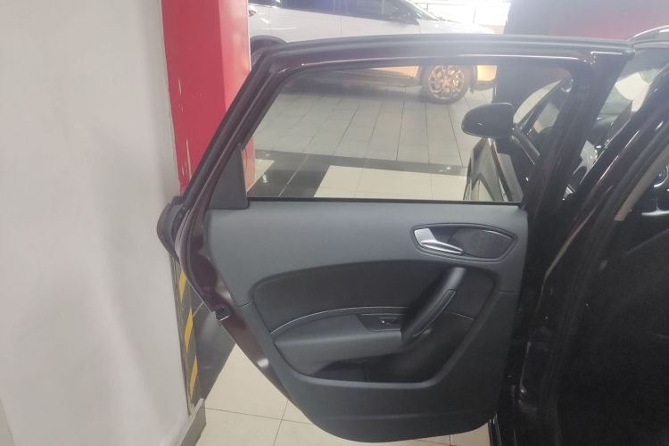 奥迪A1 2014款 30 TFSI Sportback时尚型中控内饰7005