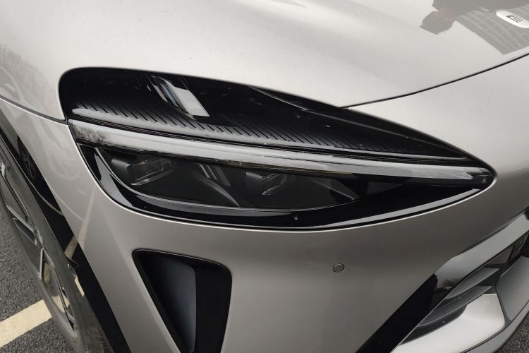 小米汽车 小米YU7 2025款 超长续航四驱Pro版车身外观8