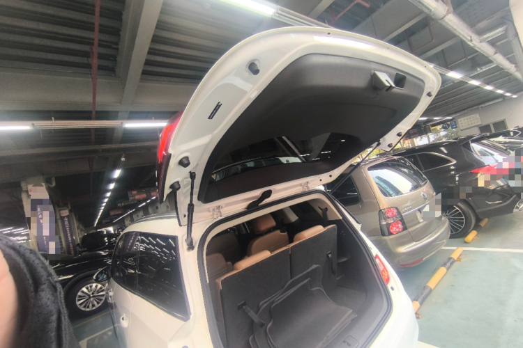 别克GL6 2021款 323T 轻混动互联豪华型机舱底盘23