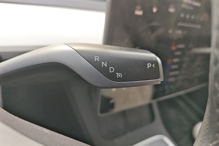 特斯拉 Model 3 2022款 后轮驱动版中控内饰18