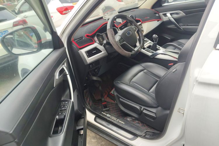 吉利汽车 博越 2016款 2.0L 手动智尚型中控内饰7003