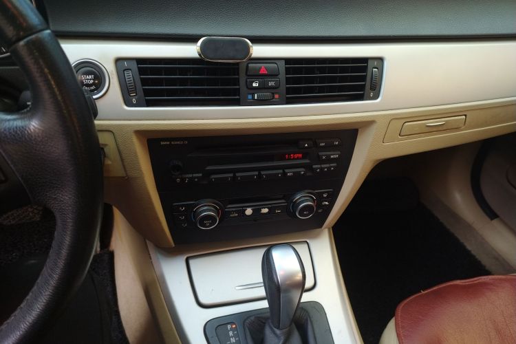 宝马3系 2009款 318i 领先型中控内饰16