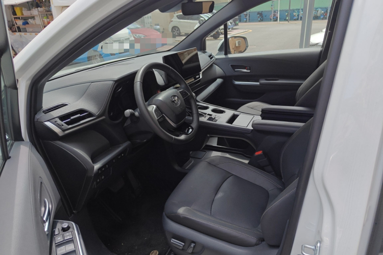 丰田 赛那SIENNA 2024款 2.5L混动 至尊版局部细节19