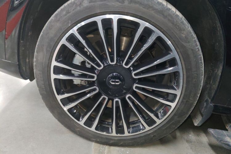 鸿蒙智行 问界M7 2024款 1.5T 智驾四驱Ultra版 6座车身外观6007