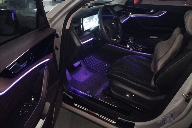 红旗HS5 2022款 改款 2.0T 智联旗享版中控内饰20