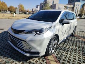 丰田 赛那SIENNA 2023款 2.5L混动 铂金版
