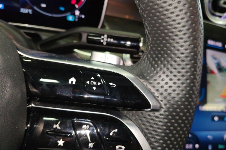 奔驰C级 2023款 改款 C 260 L 运动版中控内饰18