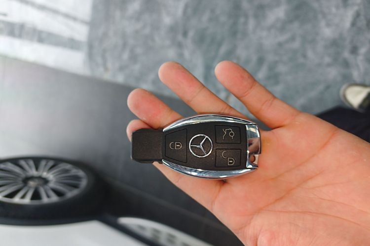 奔驰GLC 2018款 改款 GLC 260 4MATIC 动感型中控内饰7001