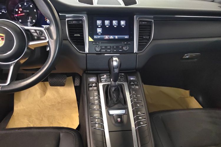 保时捷 2017款  Macan 2.0T中控内饰16