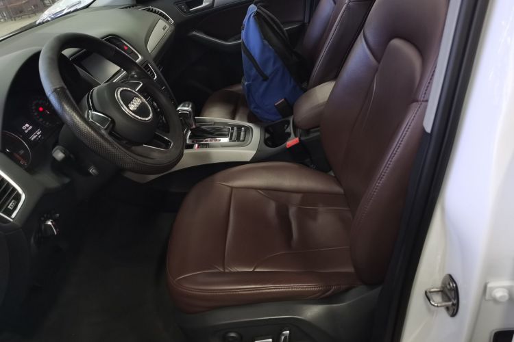 奥迪Q5 2016款 40 TFSI 进取型中控内饰19