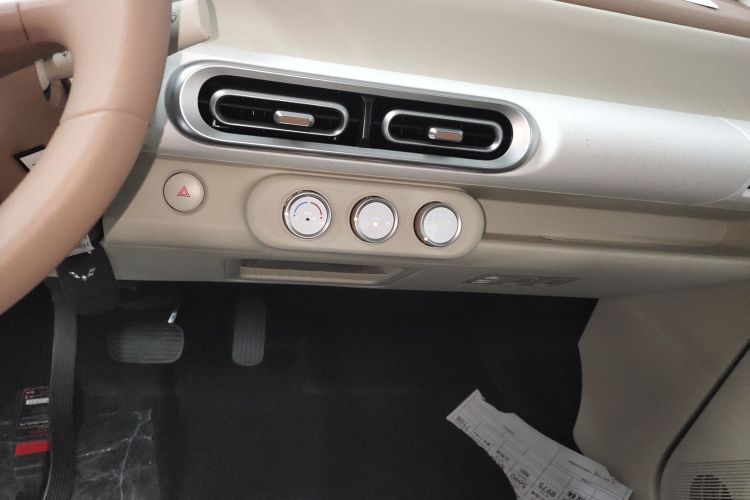 五菱汽车 宏光MINIEV 2024款 第三代 215km 青春版中控内饰16