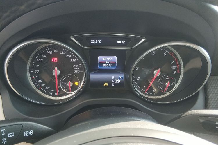 奔驰GLA 2017款 GLA 200 动感型局部细节14