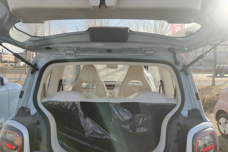 奔腾小马 2026款 222km 萌趣马 Plus机舱底盘23