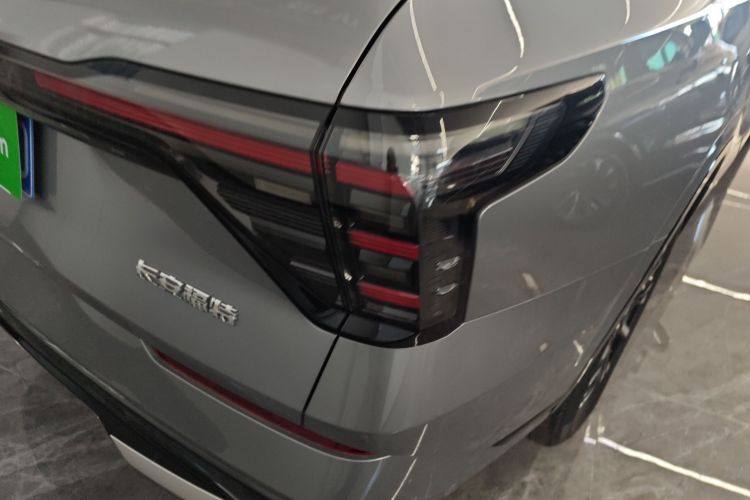 福特 2025款 锐界L 2.0T EcoBoost E混动四驱七座至尊型车身外观9