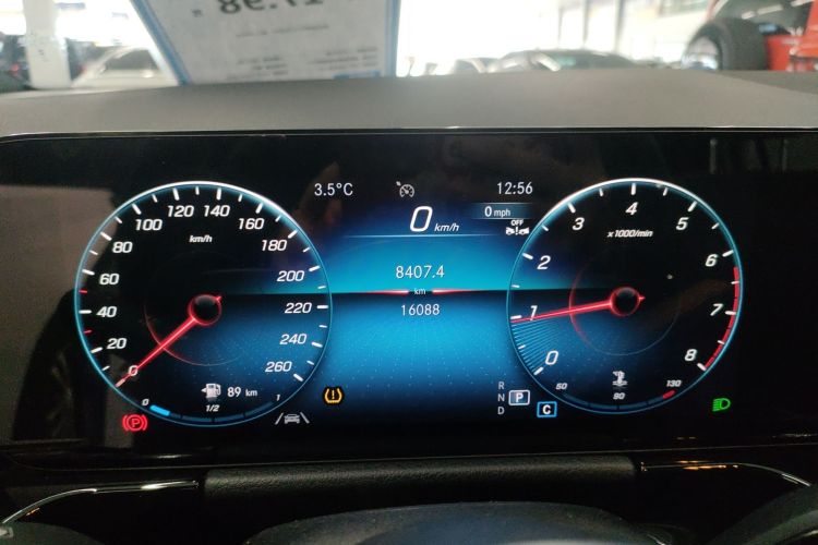 奔驰GLA 2023款 GLA 220中控内饰14