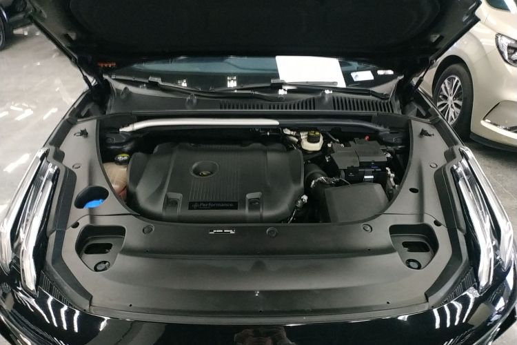 领克03 2023款 03+ 2.0TD 自动驭风版机舱底盘24