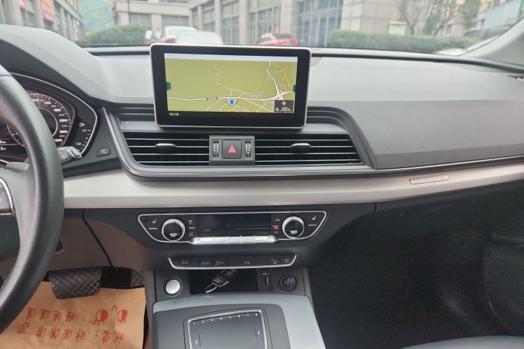 奥迪Q5L 2020款 改款 40 TFSI 荣享时尚型中控内饰16