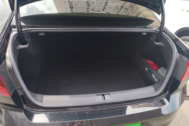 大众 迈腾 2023款 200万辆纪念版 330TSI DSG领先型中控内饰23