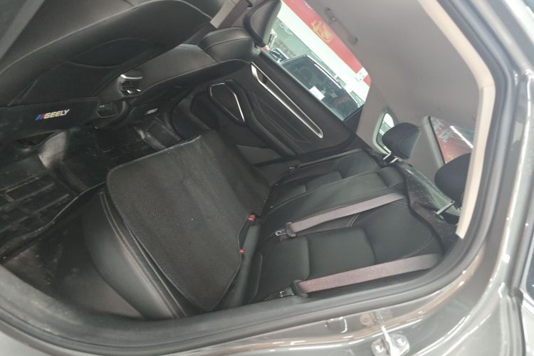 吉利汽车 帝豪 2023款 第4代冠军版 1.5L CVT尊贵型中控内饰7004