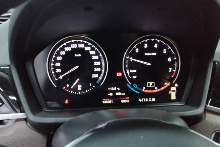 宝马X1 2020款 sDrive25Li 领先型中控内饰14