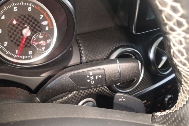 奔驰A级(进口) 2016款 A 200 时尚型中控内饰18