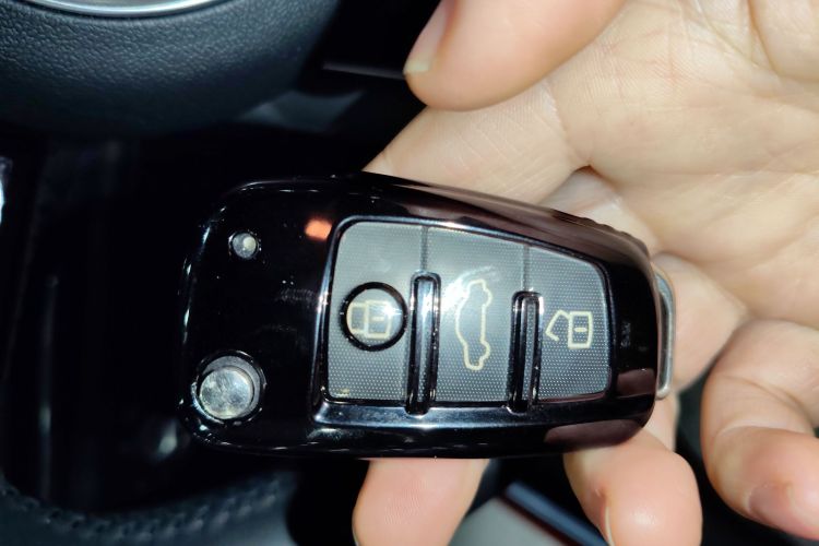 奥迪A3 2018款 30周年年型 Sportback 35 TFSI 时尚型中控内饰7001