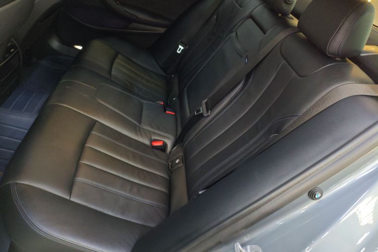 宝马5系(进口) 2018款 525i M运动套装中控内饰7004