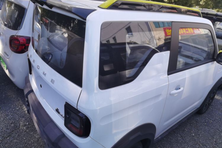 吉利银河 2025款 210km 熊猫骑士车身外观7