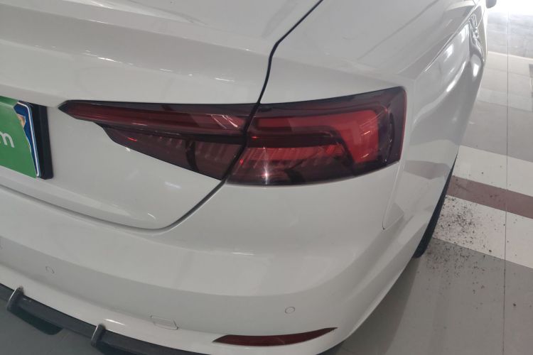 奥迪A5 2017款 Sportback 45 TFSI quattro 运动型车身外观9