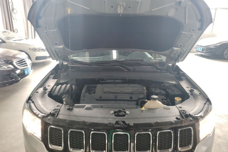 Jeep 指南者 2017款 200T 自动家享版局部细节24