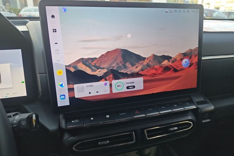 哈弗大狗 PLUS 新能源 2023款 DHT-PHEV 105km 潮电版Plus中控内饰16