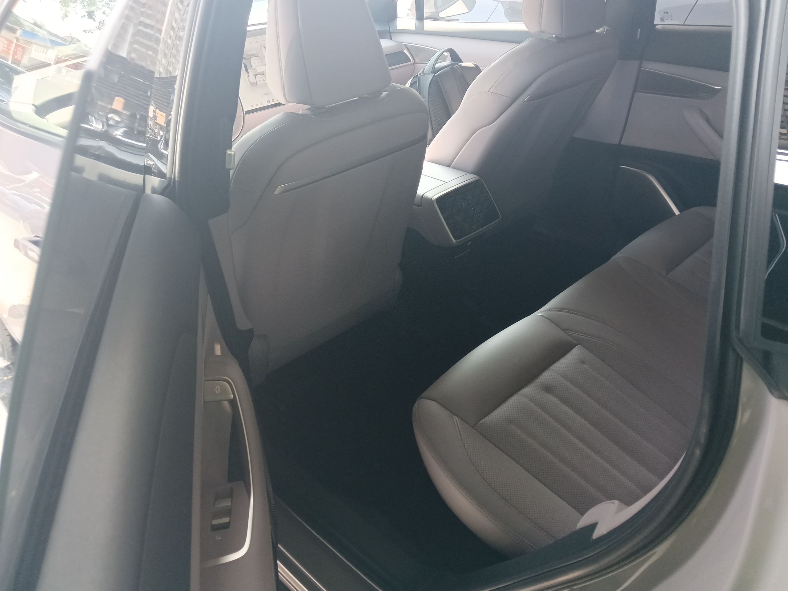 乐道L60 2024款  60kwh 后驱版