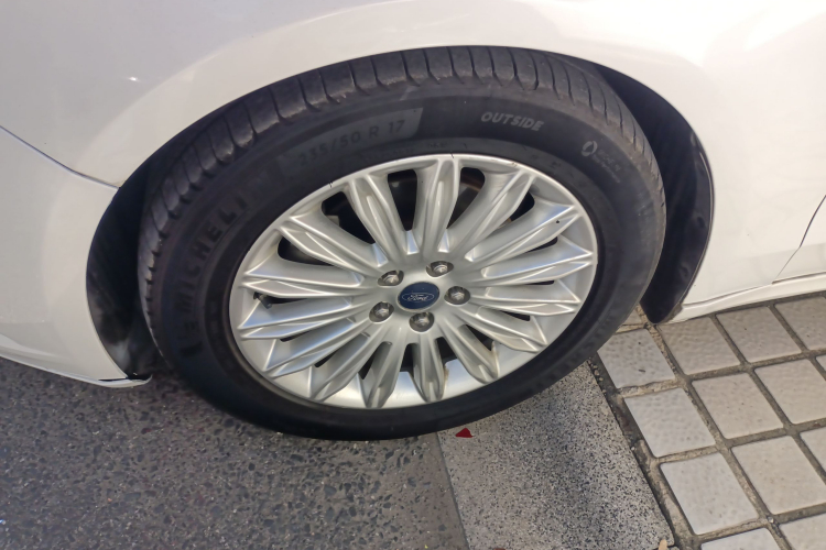 福特 蒙迪欧 2013款 2.0L GTDi200时尚型车身外观6007