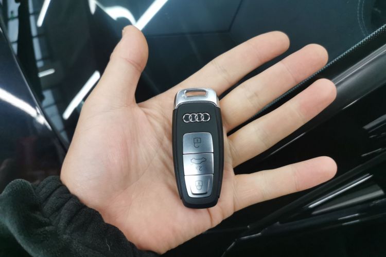 奥迪A7L 2024款 45TFSI S-line 筑梦型 流晶套装中控内饰11