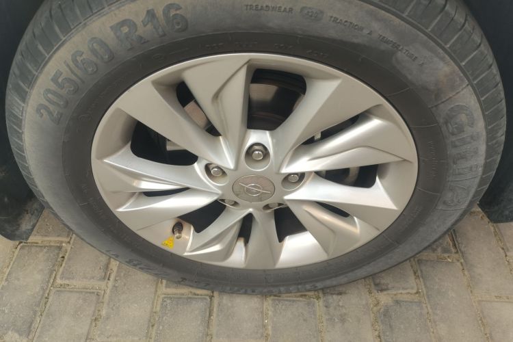 海马S5青春版 2018款 1.6L CVT豪华型车身外观10