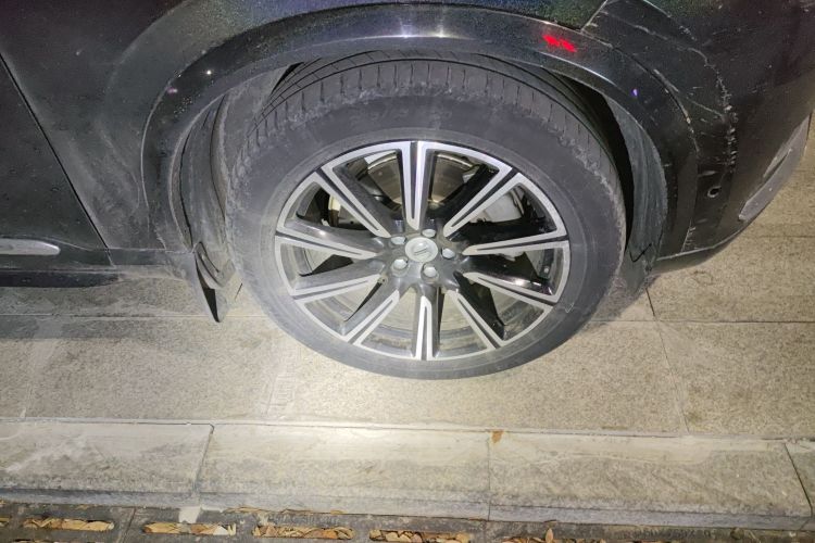 沃尔沃XC90 2017款 T6 智雅版 7座车身外观10