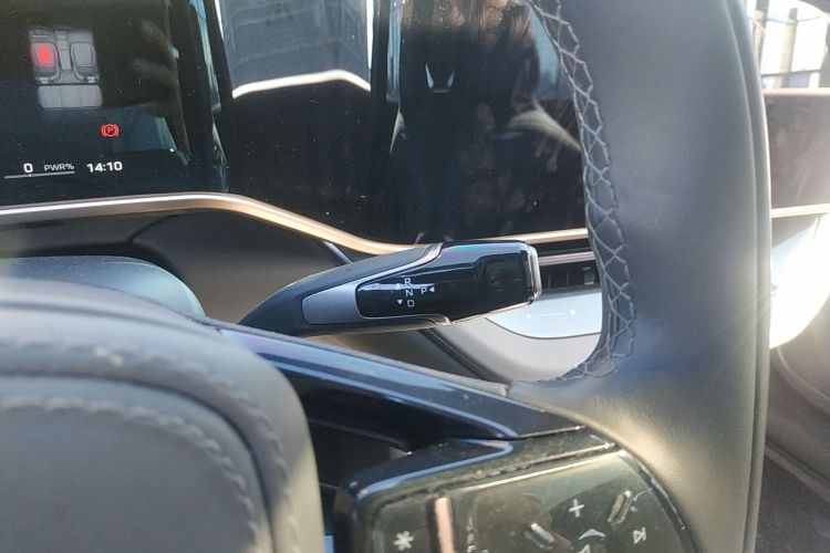 红旗EH7 2024款 690 Pro中控内饰18