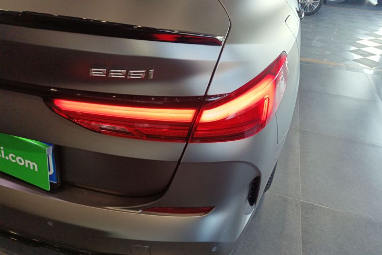 宝马2系(进口) 2021款 225i 四门轿跑车 M运动曜夜套装车身外观9