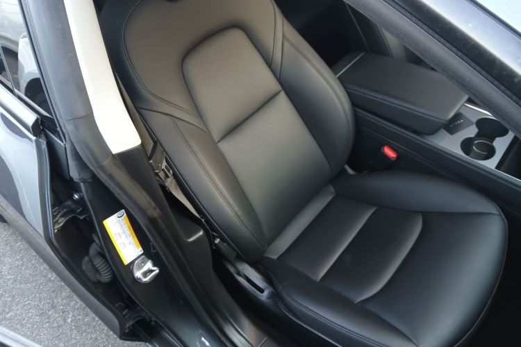 特斯拉 Model 3 2021款 标准续航后驱升级版局部细节41