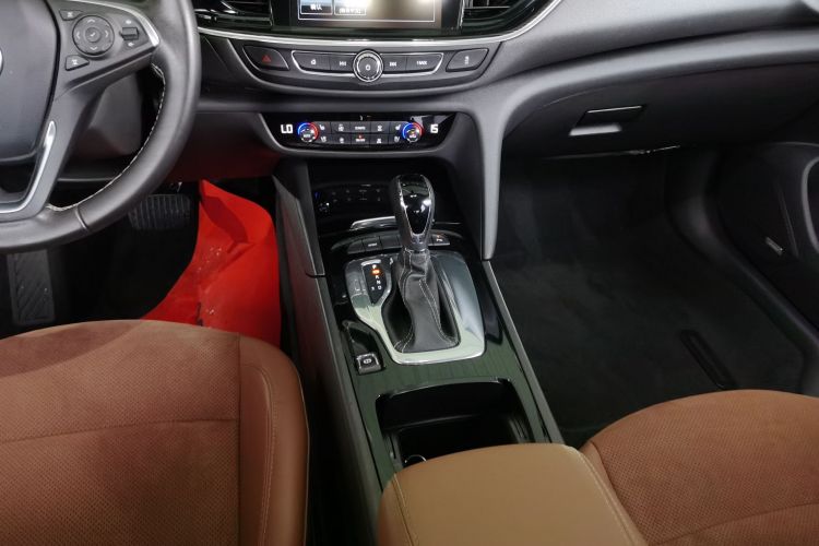 别克 君威 2019款 28T 尊享型 国VI中控内饰18