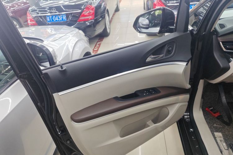 别克GL8 2021款 陆上公务舱 652T 豪华型中控内饰7007