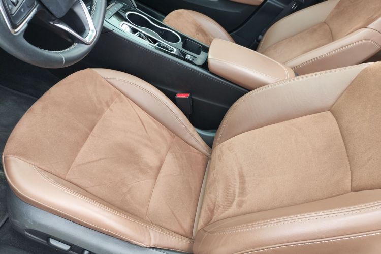 别克 君威 2023款 552T 智享型中控内饰19